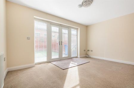 4 bedroom townhouse to rent - Photo 2