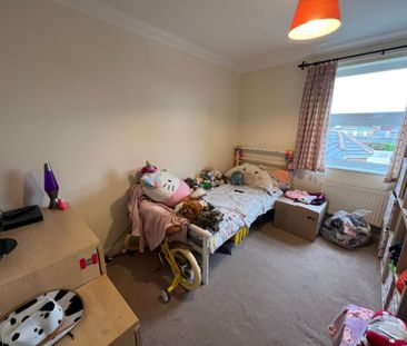 2 Bedroom Flat / Apartment - Water Lane, Totton - Photo 4