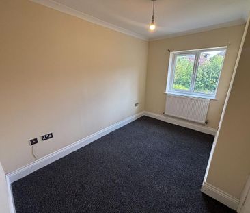 4 bedroom terraced house to rent - Photo 3