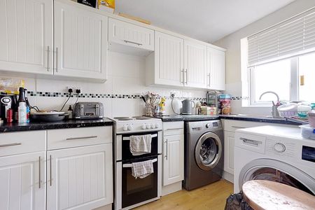 Braithwaite Court, Gillingham - Photo 4