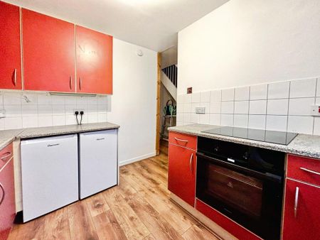 2 bedroom maisonette to rent - Photo 3