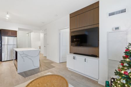 For Lease - 55 Speers Road Unit# 604, Oakville, Ontario - Photo 4