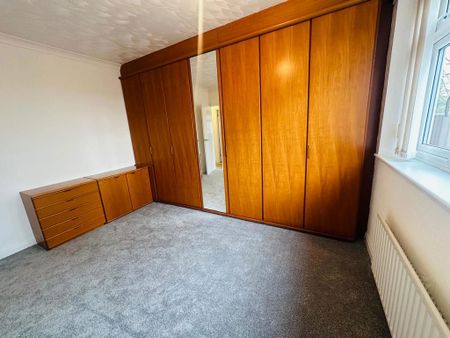 2 bedroom semi-detached bungalow to rent - Photo 3