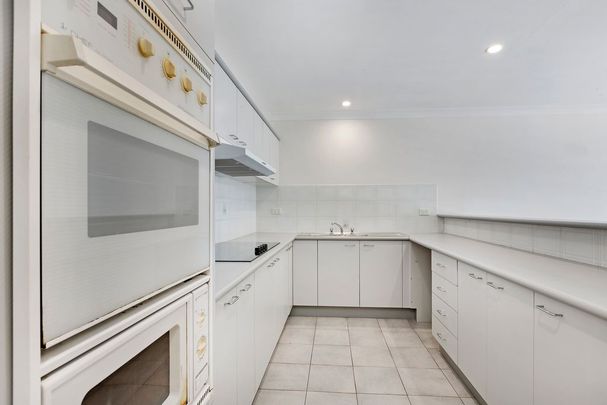 Oversized, Two Bedroom Apartment with Air-Conditioning - Photo 1