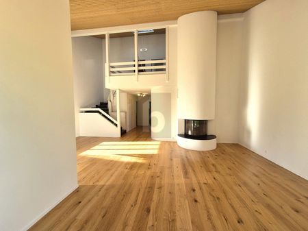 FAMILY-FRIENDLY WITH SUNNY GARDEN OASIS! - Photo 2