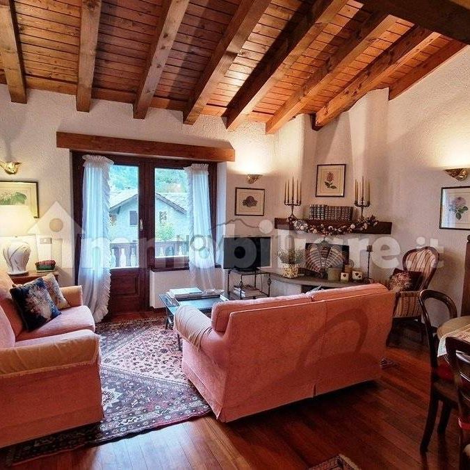 Quadrilocale via-Rue F. Magni 6, Centro, Courmayeur - Photo 1