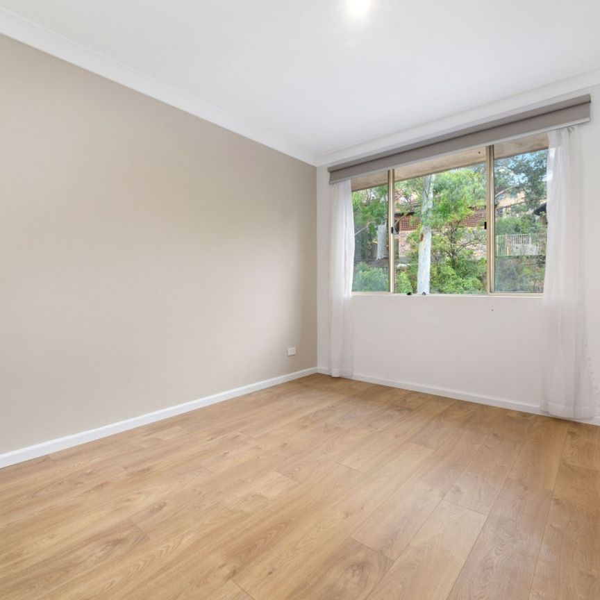 Discover Serenity in This Renovated 2-Bedroom Apartment with Green Bushland Views - Rare 2xcar Space - Photo 1