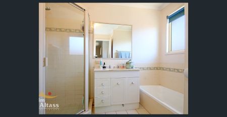 Quiet Rear Townhouse in Prime Morningside Location - Photo 5