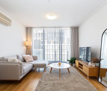 Spacious, Bright and Perfectly Positioned Apartment! - Photo 6