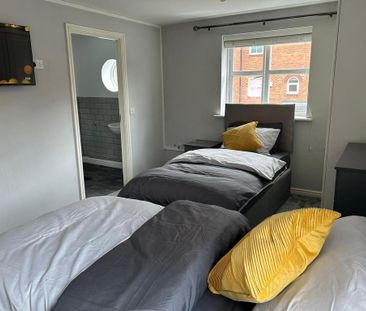 4 bedroom detached house to rent - Photo 3