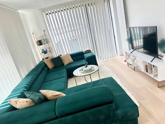 Room in a Shared Flat, Waypoint Way, E16 - Photo 1