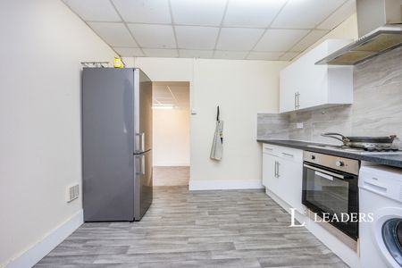 3 bedroom apartment to rent Stratford Road, Wolverton, Milton Keynes, Buckinghamshire, MK12 - Photo 5