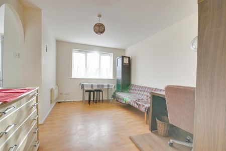Southwold Road, Watford - Photo 2
