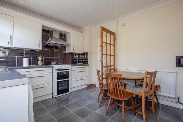 4 bedroom terraced house to rent - Photo 1