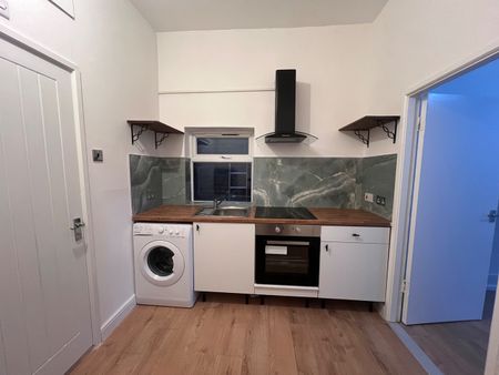 Studio Flat, Park Avenue Road, N17 - Photo 2