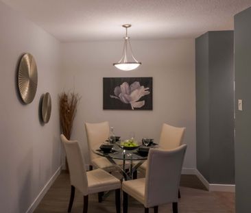 Hillsboro House - Photo 3