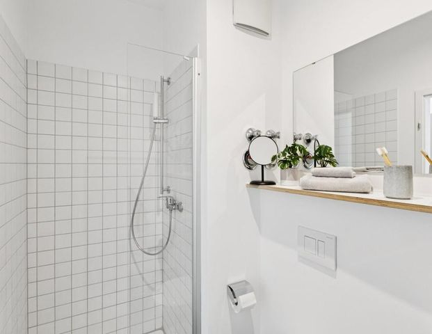 Modernes, möbliertes Apartment mit Balkon, Gym & Co-Working - Photo 1