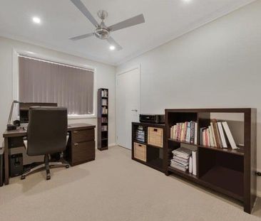 Stylish 3 Bedroom Townhouse in Glenmore Park - Photo 4