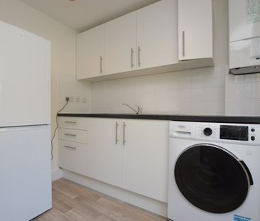 Flat to rent - Stanstead Road, London, SE23 - Photo 4