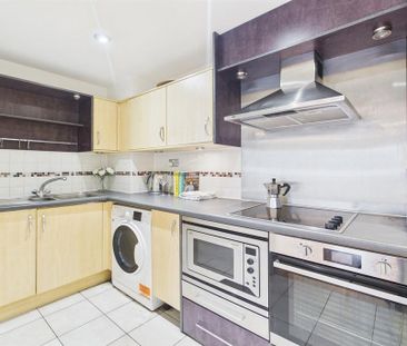 2 bedroom flat to rent - Photo 3