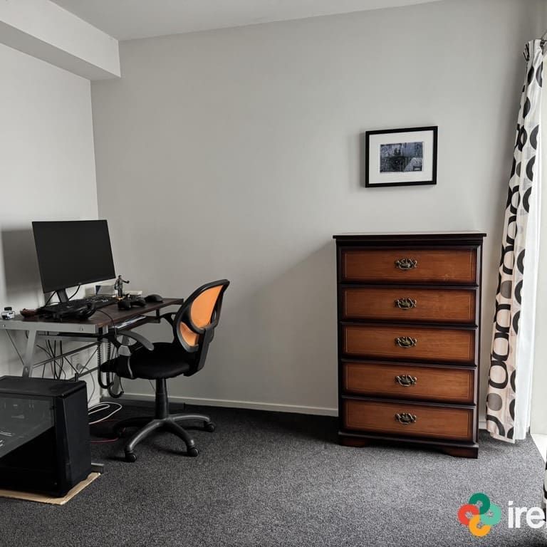 Charming Two-Bedroom Apartment for Rent in Merivale - Photo 1