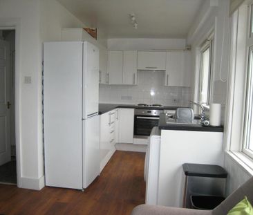 4 bedroom terraced house to rent - Photo 3