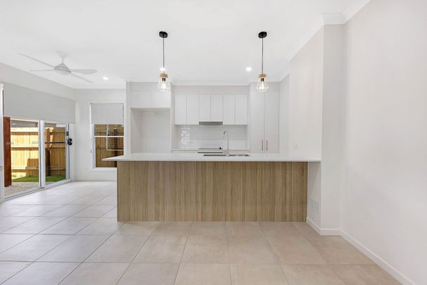 Walk into This Semi/Detached Family Home! - Photo 1