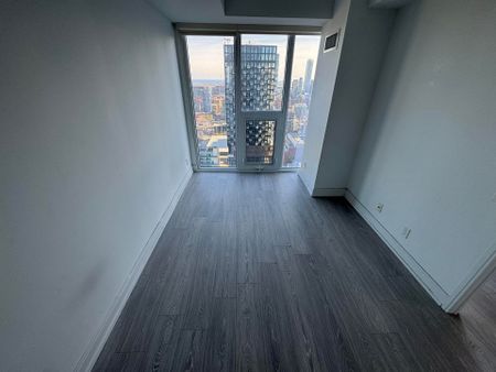 For Lease - 181 Dundas Street Unit# 3307, Toronto, Ontario - Photo 4
