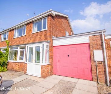 Room 7, 50 Eastfield Crescent - Photo 1