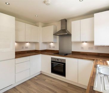 3 bedroom house to rent Goldfinch Close, Yapton, Arundel, West Suss... - Photo 3