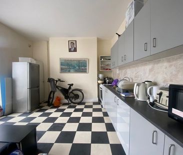 Room in a Shared Flat, Woodgrange Road, E7 - Photo 1