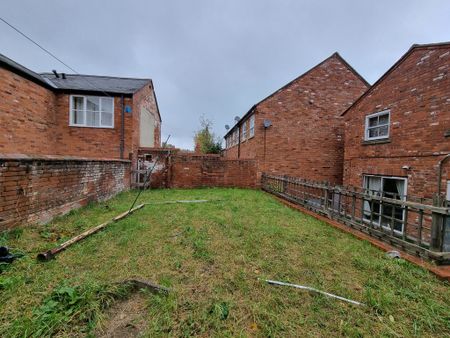 6 Bed Student Accommodation - Photo 2