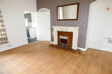 2 bed flat to rent in Victoria Road East, Hebburn, NE31 - Photo 2