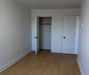 For Lease - 909A Danforth Avenue, Toronto, Ontario - Photo 2