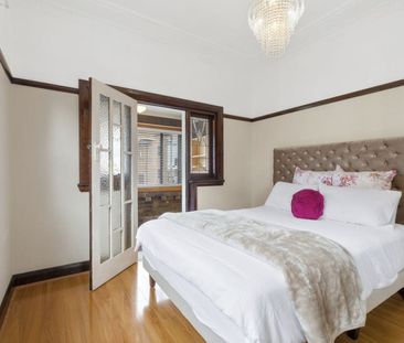 Newly Renovated 2 Bedroom in Burwood Can Be Furnished or Unfurnished - Photo 4