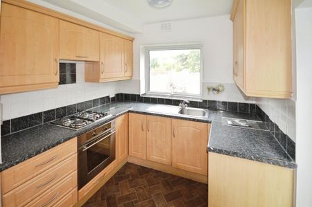 3 bedroom semi-detached house to rent - Photo 5