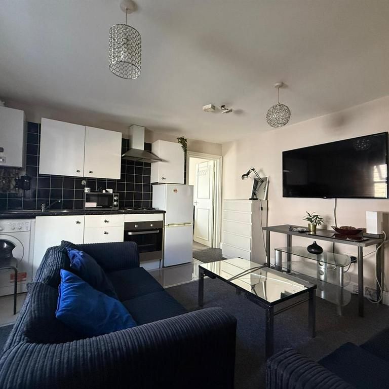1 bedroom flat to rent - Photo 1
