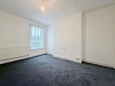 3 bedroom end of terrace house to rent - Photo 5