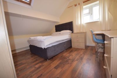 10 bedroom House in Otley Road, Leeds - Photo 5