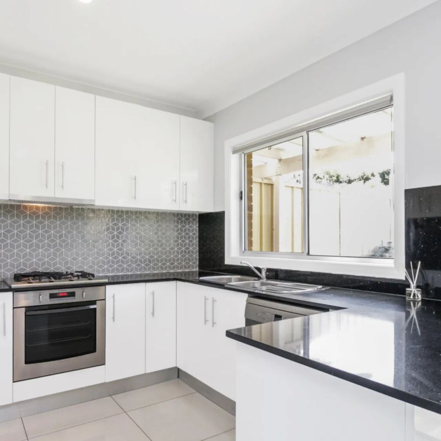 Stunning Family Home With Sweeping Views - Photo 1