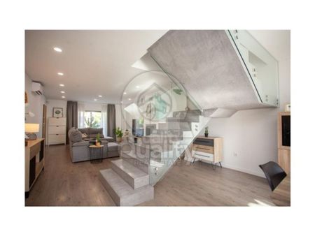 4 room luxury House for rent in Barreiro, Distrito de Setúbal - Photo 2