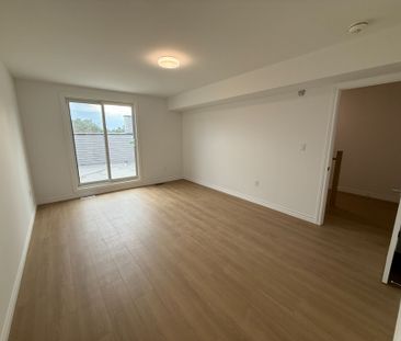 For Lease - 2 Slessor Boulevard Unit# 11, Grimsby, Ontario - Photo 5