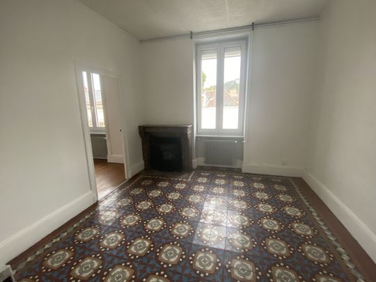 Location Appartement 3 pièces 95m² LE CREUSOT 71200 - Photo 1