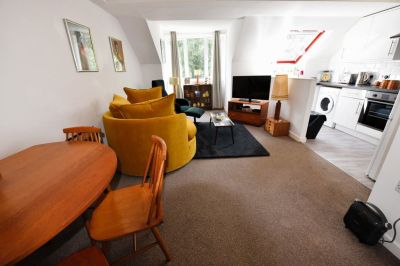 1 bedroom Flat in Flat 5, Leeds - Photo 5