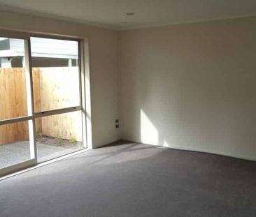 Two bedroom Unit Close To The University - Photo 1