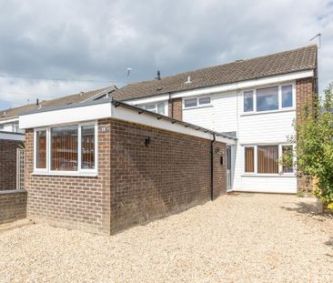 1 bedroom in a house share to rent - Photo 2