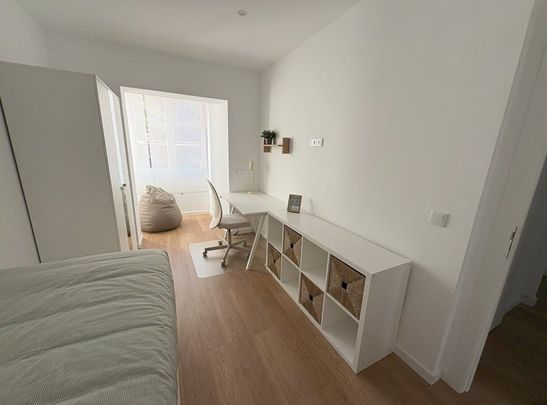 Praceta Primeiro de Maio, Amadora, Lisbon 2720 - Photo 1