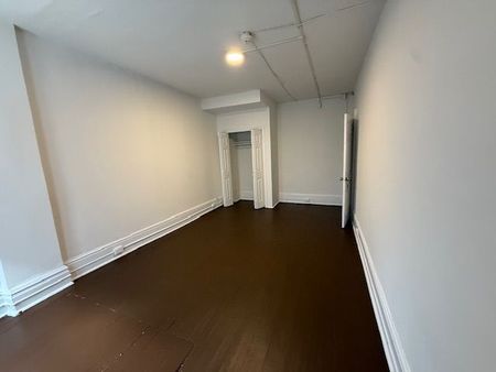 For Lease - 132 Dundas Street Unit# Upper, Toronto, Ontario - Photo 3