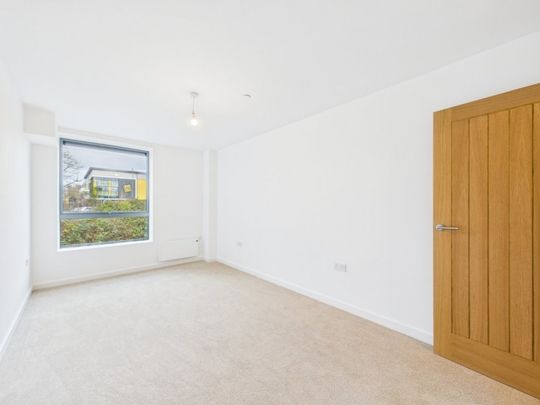 The Causeway, Staines-upon-Thames, Surrey,TW18 - Photo 1