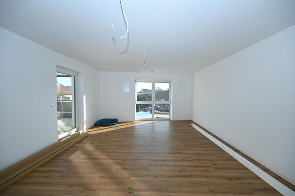 Neubau-Erstbezug! 3,5-Zimmer-Wohnung mit kleinem Büro Seubersdorf - Zentral - Photo 1